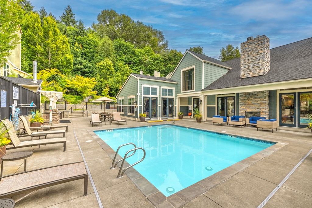 Bella Vista Outdoor Pool