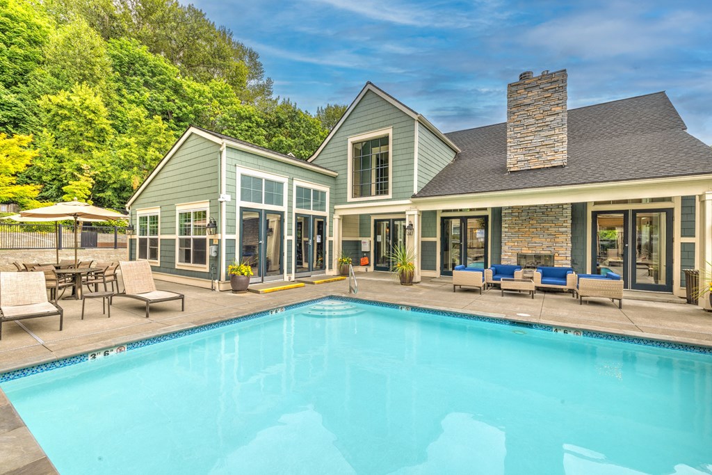 Bella Vista Outdoor Pool