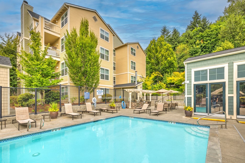 Bella Vista Outdoor Pool