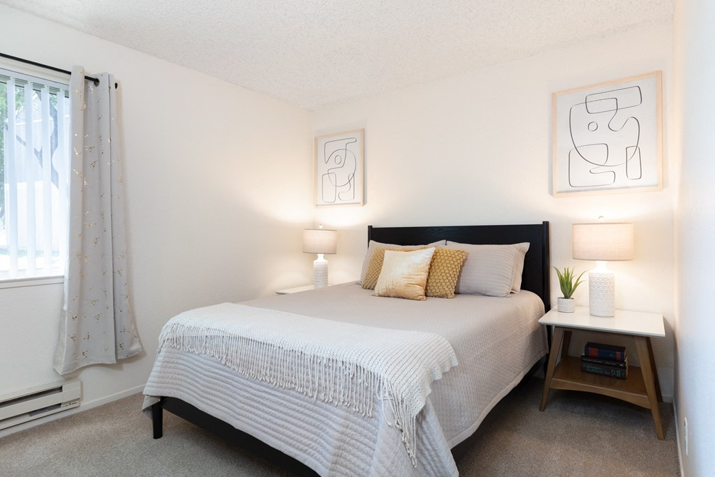 Apartments For Rent In Livermore, CA - Autumn Springs - Spacious Bedroom With Plush Carpeting, Air Conditioning, And Window For Natural Sunlight