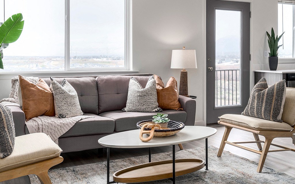 Couch at Banner Hill, Bluffdale, UT 84065