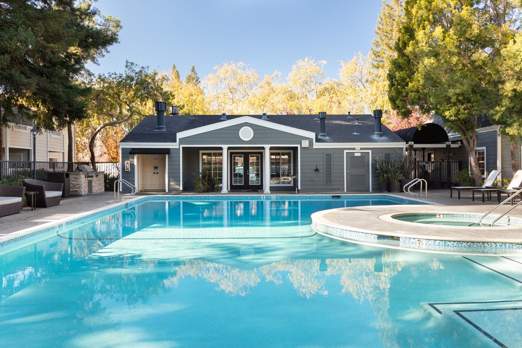 the enclave at homecoming terra vista pool