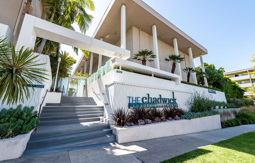 Entrance at The Chadwick, Los Angeles, California - Photo Gallery 1