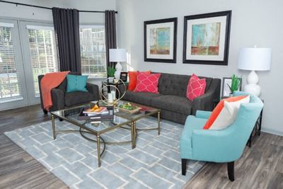 Bay Windows In Living Room at 1000 Spalding Apartment Homes, Atlanta, GA