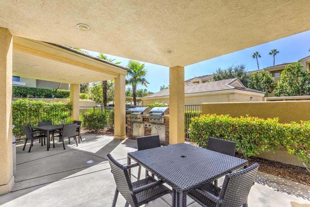 Barbecue Stations with Dining Area  at Stone Canyon Apartments, Riverside