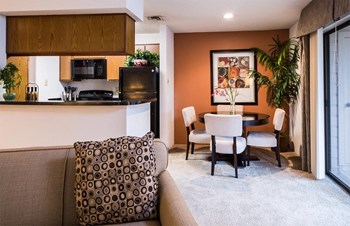 kitchen dining area - Photo Gallery 3