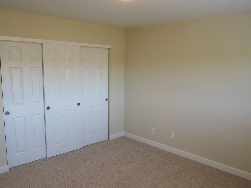 Bedroom show with closet