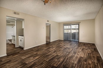 Living Room/Dining Room - Photo Gallery 5