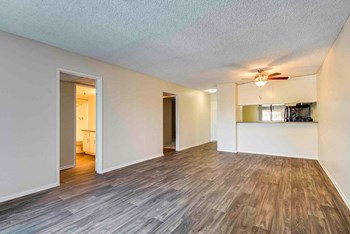 Living Room - Photo Gallery 25