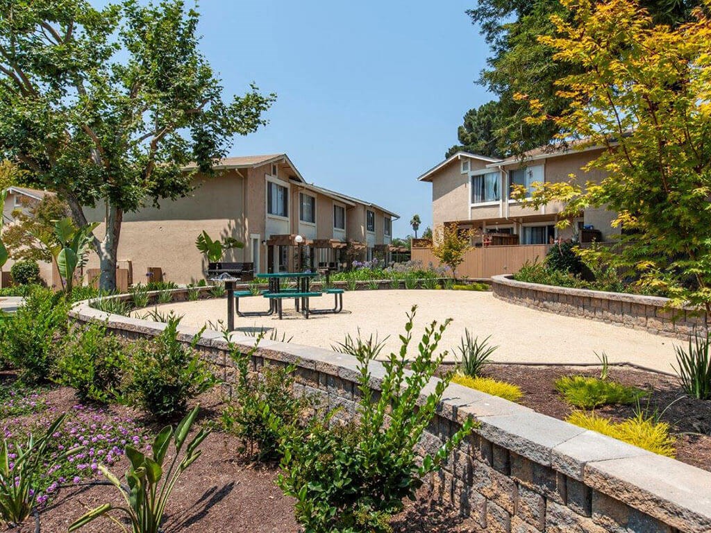 Landing at Capitol Exterior