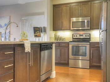 Model apartment home kitchen - Photo Gallery 6
