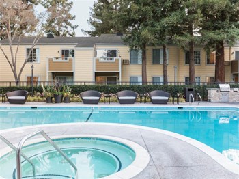 resort style pool - Photo Gallery 15
