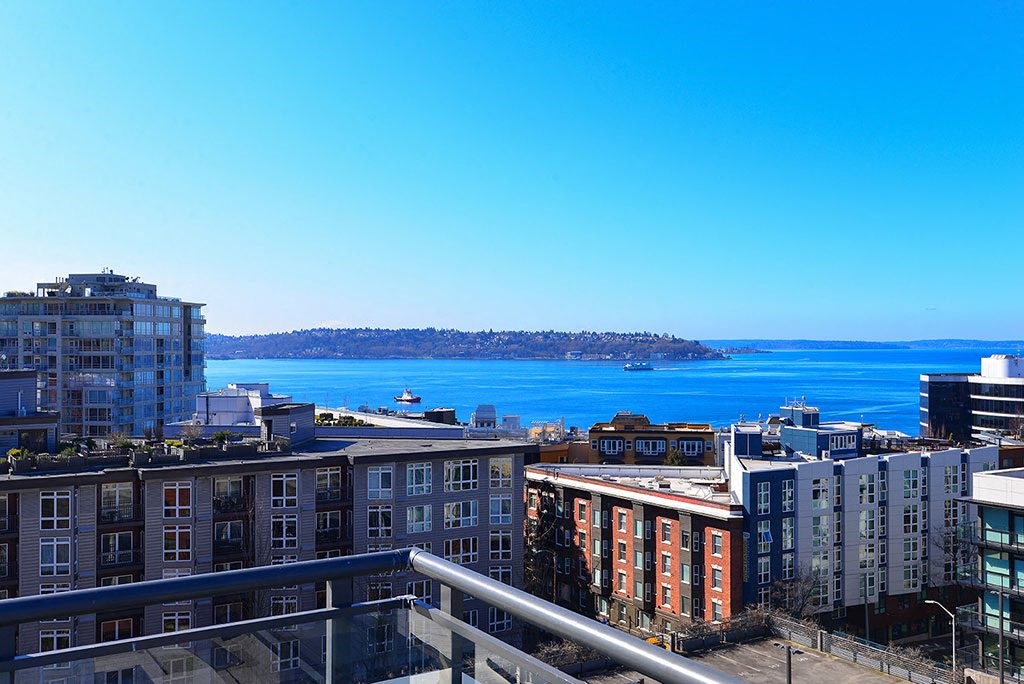 rooftop city views at Axis, Seattle