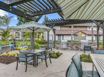 Shaded Outdoor Courtyard Area at Altair, Escondido, CA - Photo Gallery 11