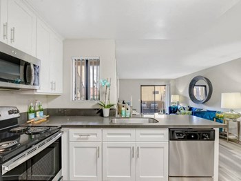 Aesthetically Pleasing Houses at Altair, California - Photo Gallery 31