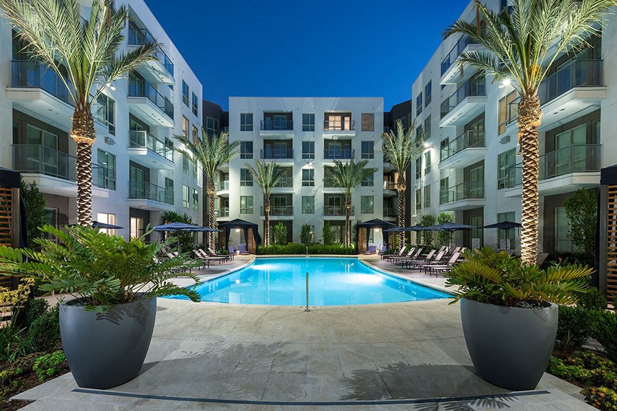 swimming pool at Vora Mission Valley, San Diego