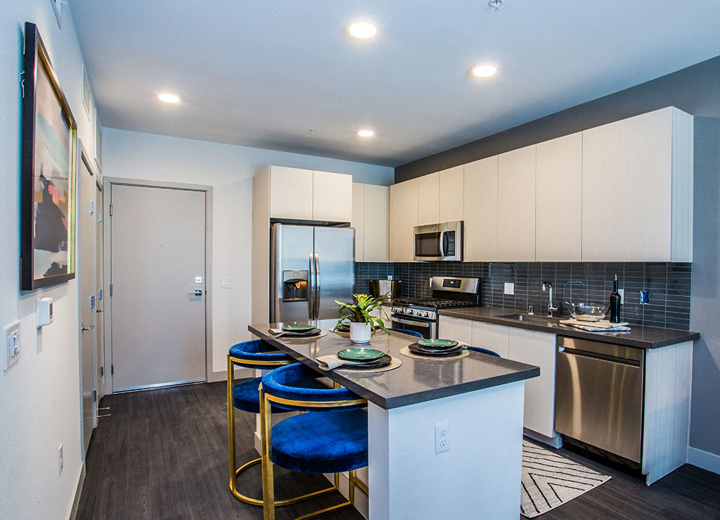 Elysian At Hughes Center