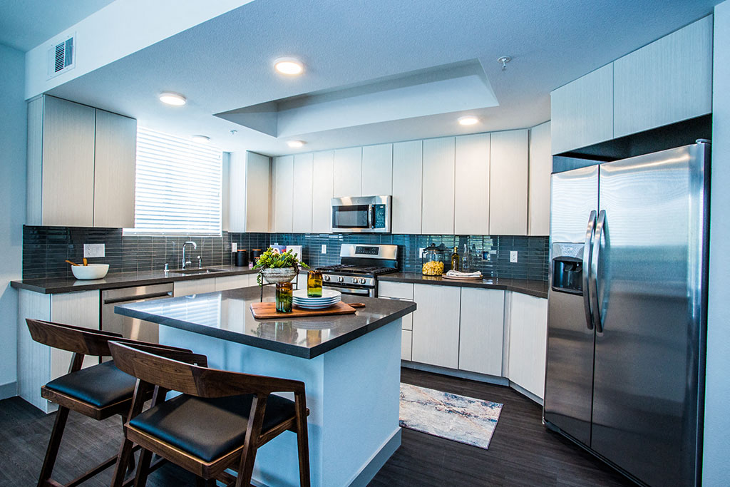 Elysian At Hughes Center