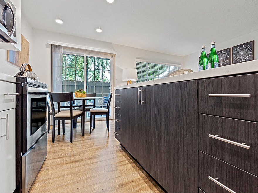 model unit kitchen cabinets