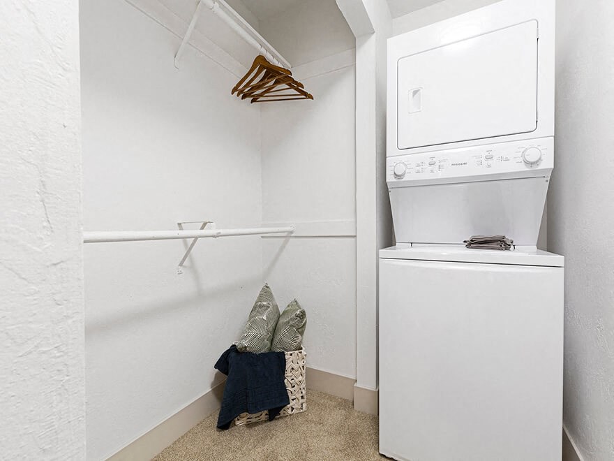 walk in closet washer and dryer