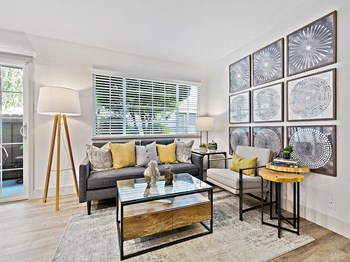 Model unit living room - Photo Gallery 4