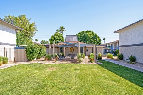Outdoor landscaping at Westmount at Urban Trails, Mesa, 85202