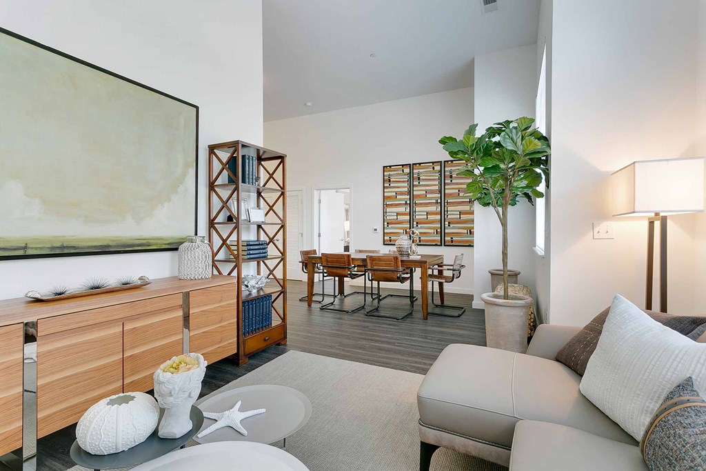 additional photo for property listing at chic digs with room to stretch out in the village 22 car