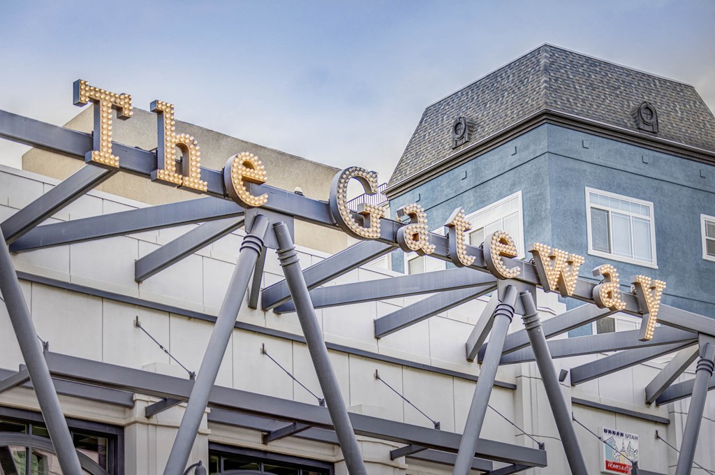 the building in which the hotel is located