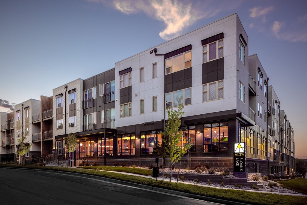 the building in which the hotel is located