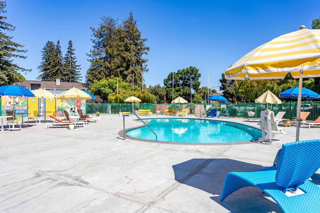 the swimming pool at the resort at governors residence
