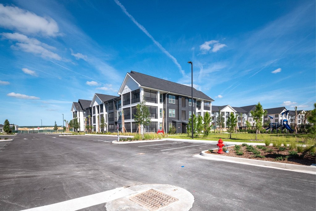exterior view at the falls at borough park apartments in windsor ct