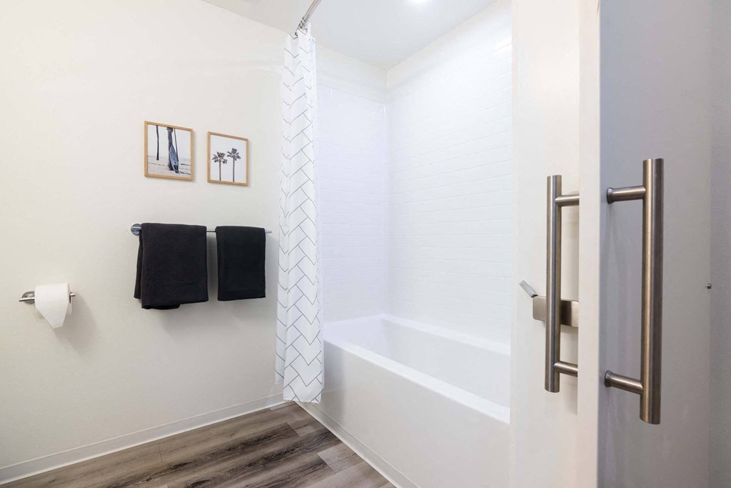 a view of a ceiling with fluorescent lights