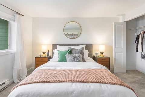 Large Bedroom at The Eden, Seattle Washington