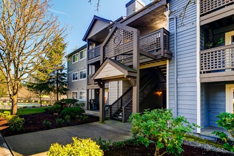 Buildings Exterior View at Vista Ridge, Issaquah, WA