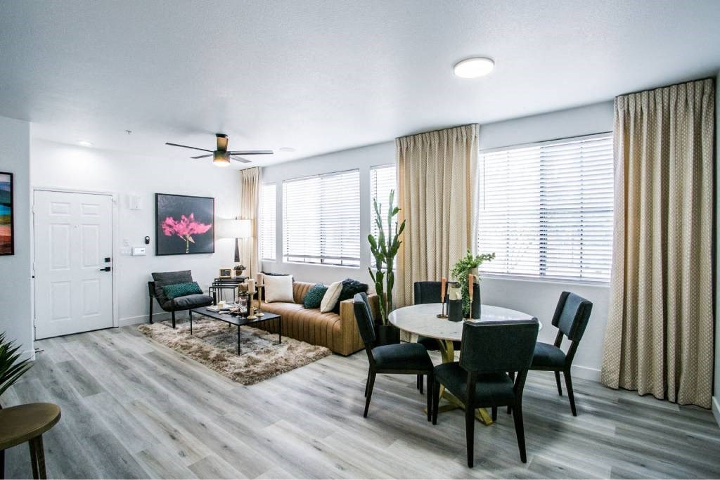 Dine in kitchen and living room