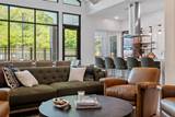 The Lodge At Overland Apartments
