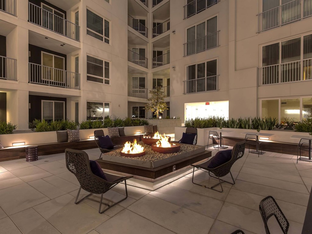 Outdoor Firepit Patio at The Adeline, California, 91203