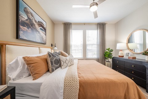Bedroom With Ceiling Fan at Corban Freedom Apartments, Florida, 32837