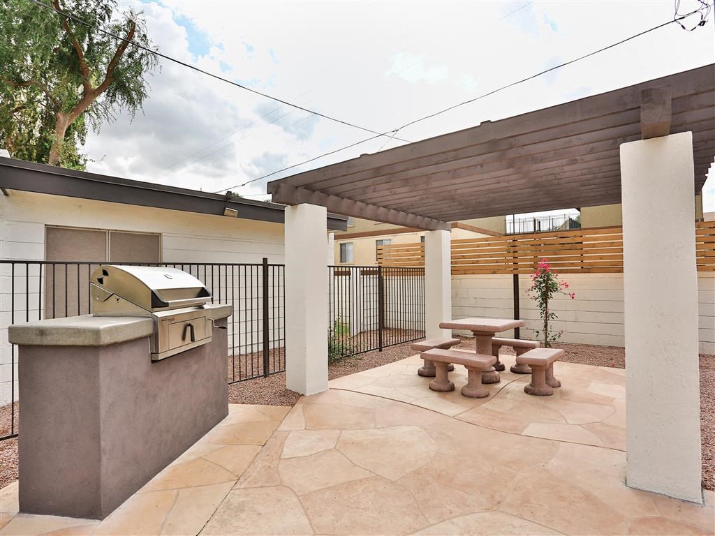 Paradise Palms Apartments, 1517 East Colter Street