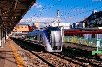 Train - Photo Gallery 26