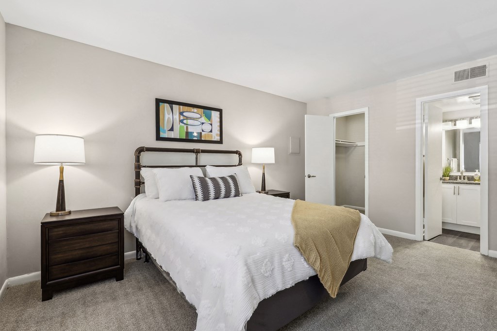 the preserve at ballantyne commons bedroom with white bed
