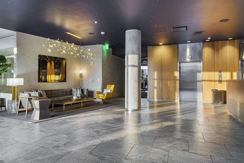 the lobby or reception area of a hotel