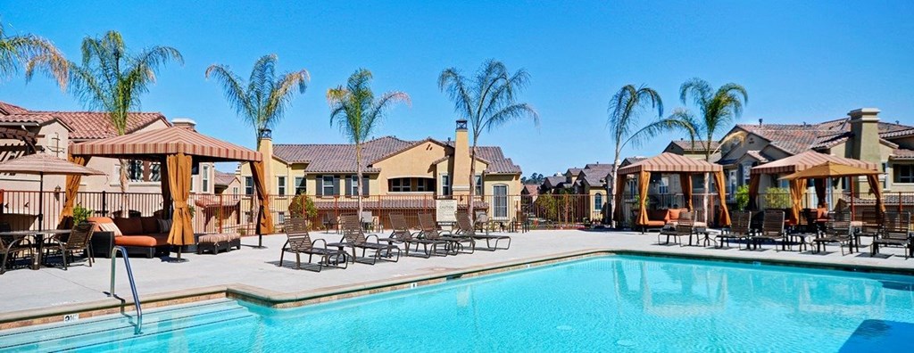 the pool at the residence on lamar apartment homes for rent