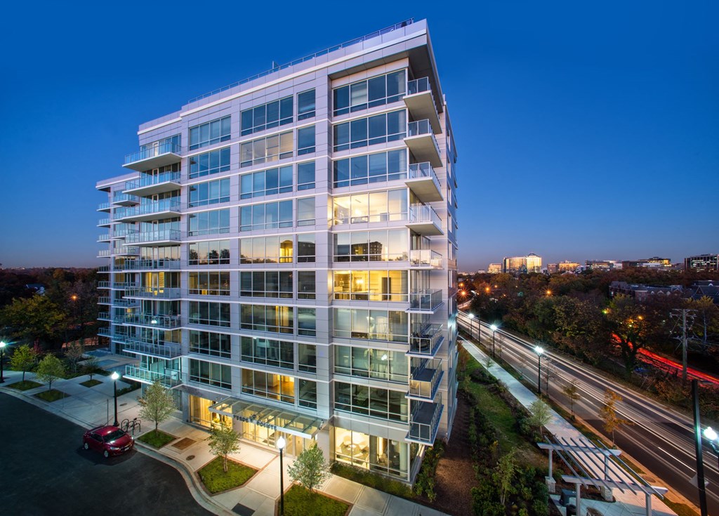 an image of an apartment building at night