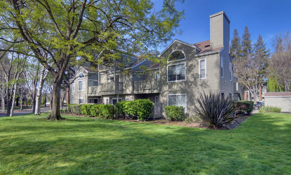 grass area at Wood Creek Apartments, Pleasant Hill, California