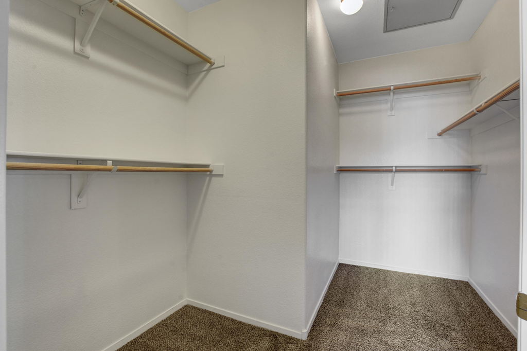 the preserve at ballantyne commons empty walk in closets with empty shelves