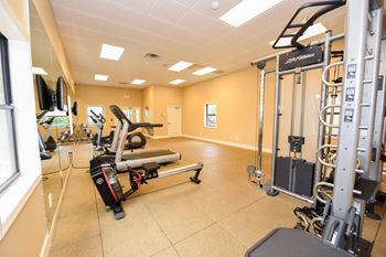 Gym Fitness Workout Facility at Green Oaks Apartments, Florida