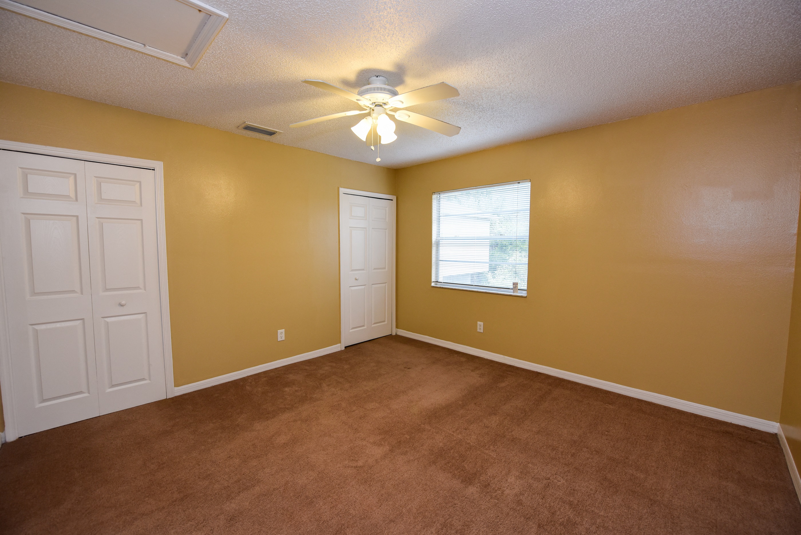 1-Bedroom with Carpet at Green Oaks Apartments, Tampa, FL