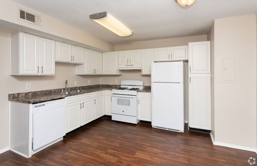Kitchen Kitchen at Springbrook Townhomes Apartments, Florida