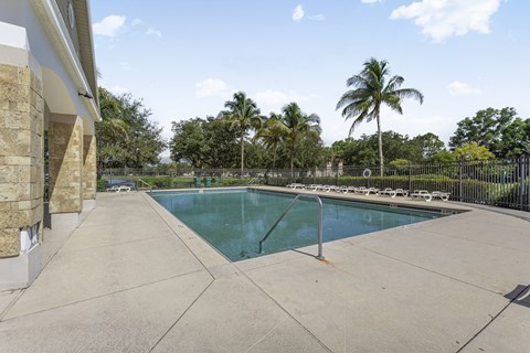 Pool at Mer Soleil Apartments, Naples